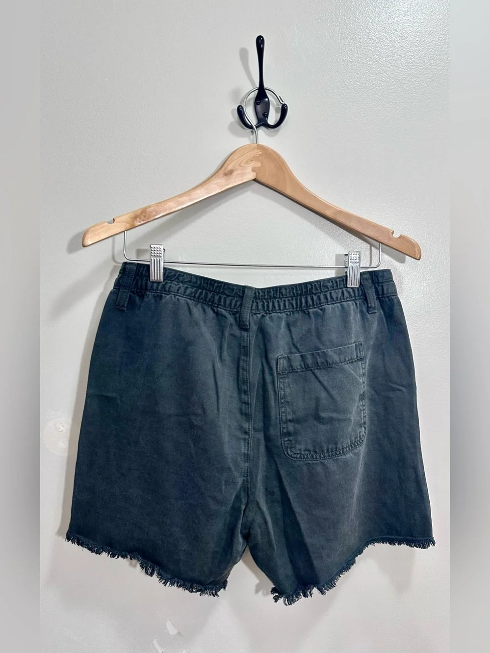 Aerie Linen Shorts Frayed Hem in Charcoal Size S